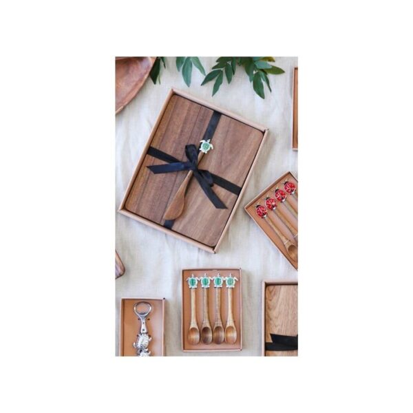 Acacia Cheeseboard w Turtle Spreader (Due Aug) - Image 2